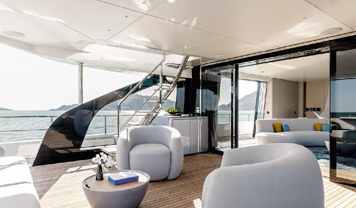 Azimut - Grande 36 Metri - Best Yacht Rentals - Best Preowned Yachts - Exclusive Concierge Club.webp